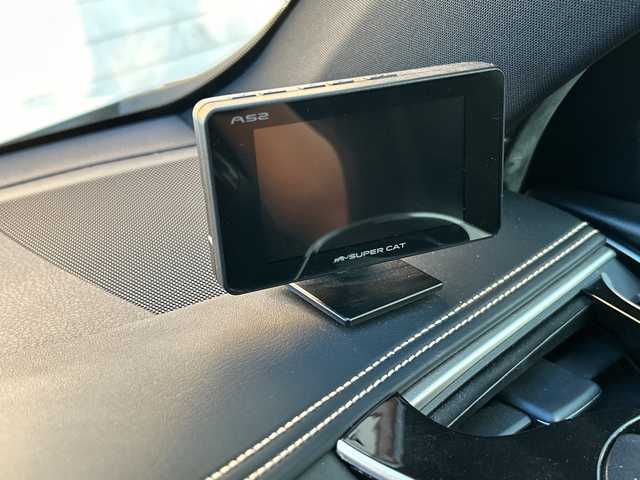 トヨタ ハリアー プレミアム 埼玉県 2017(平29)年 4.4万km ホワイトパールクリスタルシャイン 純正ナビ /(AM/FM/Bluetooth/フルセグ/DVD/CD/SD)/ETC　/バックカメラ　/ドラレコ/モデリスタエアロ　/4WD/積込純正AW19インチ(サマー)4本　/レーダー探知機　/イモビライザー　/パワーシート　/レーンキープアシスト　/電格ミラー　/アイドリング　/ISOFIX　/純正フロアマット/TRC/フォグランプ/LEDライト/プッシュスタート/パワーバックドア/オートライト/オートハイビーム/クルコン/ステアリングスイッチ/ドアバイザー/パワーステアリング/パワーウィンドウ/保証書/取扱説明書/スペアキー1本