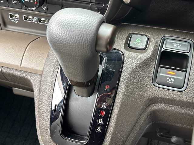 ホンダ Ｎ ＷＧＮ L ホンダセンシング 広島県 2020(令2)年 2.9万km ホライズンシーブルーパール 禁煙車/カラーコード：B629PA/ホンダセンシング/・衝突軽減ブレーキ〈CMBS〉/・誤発進抑制機能/・歩行者事故低減ステアリング/・先行車発進お知らせ機能/・標識認識機能/・路外逸脱抑制機能/・渋滞追従機能付ACC〈アダプティブ・クルーズ・コントロール〉/・LKAS〈車線維持支援システム〉/・後方誤発進抑制機能/・オートハイビーム/パーキングセンサー/純正ナビ（VXM-205Ci）/・CD/SD/USB/Bluetooth/バックカメラ/オートライト/シートヒーター/プラズマクラスターエアコン/電動パーキングブレーキ/ブレーキホールド/電動格納ミラー/スマートキー/プッシュスタート/スペアキー/純正ドアバイザー/純正フロアマット/純正14インチホイール