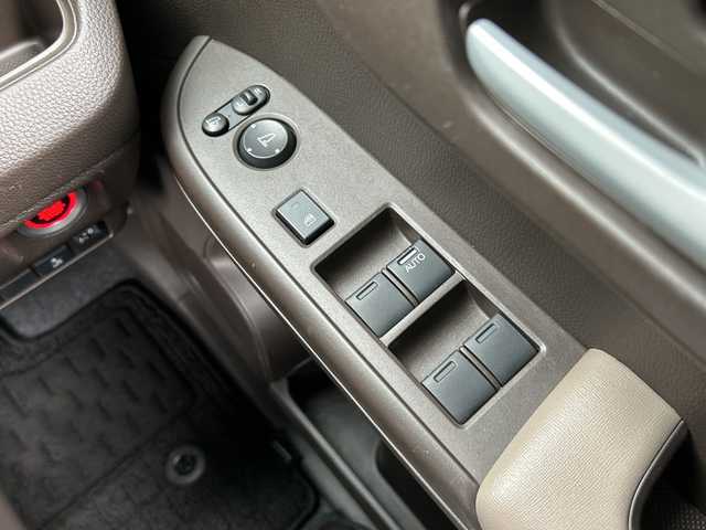 ホンダ Ｎ ＷＧＮ L ホンダセンシング 広島県 2020(令2)年 2.9万km ホライズンシーブルーパール 禁煙車/カラーコード：B629PA/ホンダセンシング/・衝突軽減ブレーキ〈CMBS〉/・誤発進抑制機能/・歩行者事故低減ステアリング/・先行車発進お知らせ機能/・標識認識機能/・路外逸脱抑制機能/・渋滞追従機能付ACC〈アダプティブ・クルーズ・コントロール〉/・LKAS〈車線維持支援システム〉/・後方誤発進抑制機能/・オートハイビーム/パーキングセンサー/純正ナビ（VXM-205Ci）/・CD/SD/USB/Bluetooth/バックカメラ/オートライト/シートヒーター/プラズマクラスターエアコン/電動パーキングブレーキ/ブレーキホールド/電動格納ミラー/スマートキー/プッシュスタート/スペアキー/純正ドアバイザー/純正フロアマット/純正14インチホイール