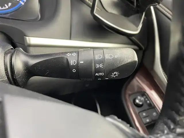 トヨタ ハリアー プレミアム 大分県 2014(平26)年 9.3万km ホワイトパールクリスタルシャイン 社外9型ナビ/（CD/DVD/SD/BT/フルセグ）/社外9型フリップダウンモニター　PCH-RM955/バックカメラ/Toyota　Safety　Sense/・プリクラッシュセーフティ/・レーンディパーチャーアラート/・アダプティブハイビームシステム/・レーダークルーズコントロール/プッシュスタート/スマートキー2本/電動リアゲート/パワーシート/コーナーセンサー/ステアリングリモコン/電動ウィンカーミラー/ステアリングリモコン/フォグランプ