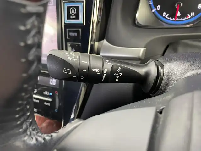 トヨタ ハリアー プレミアム 大分県 2014(平26)年 9.3万km ホワイトパールクリスタルシャイン 社外9型ナビ/（CD/DVD/SD/BT/フルセグ）/社外9型フリップダウンモニター　PCH-RM955/バックカメラ/Toyota　Safety　Sense/・プリクラッシュセーフティ/・レーンディパーチャーアラート/・アダプティブハイビームシステム/・レーダークルーズコントロール/プッシュスタート/スマートキー2本/電動リアゲート/パワーシート/コーナーセンサー/ステアリングリモコン/電動ウィンカーミラー/ステアリングリモコン/フォグランプ