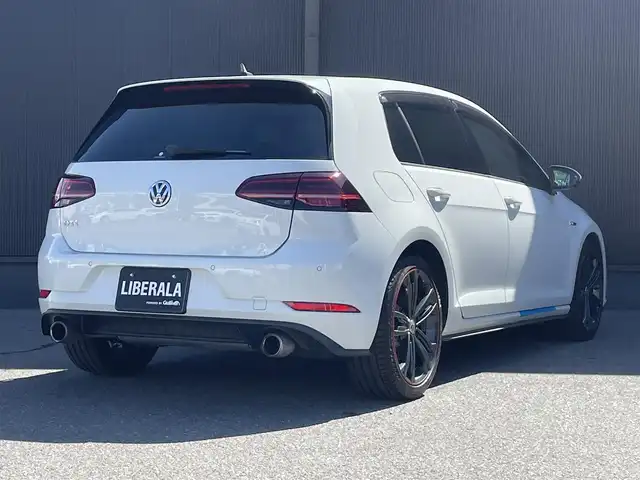 フォルクスワーゲン ゴルフ ＧＴＩ ダイナミック 香川県 2018(平30)年 4.4万km ピュアホワイト プリクラッシュブレーキシステム/レーンアシスト/ブラインドスポットモニター/純正ナビ/BT/USB/AUX/地デジ/AppleCarPlay/MirrorLink/ACC/スマートキー/パドルシフト/バックカメラ/F/Rコーナーセンサー/LEDヘッドライト/革巻きステアリング/ウィンカーミラー/オートライト/純正18インチアルミ