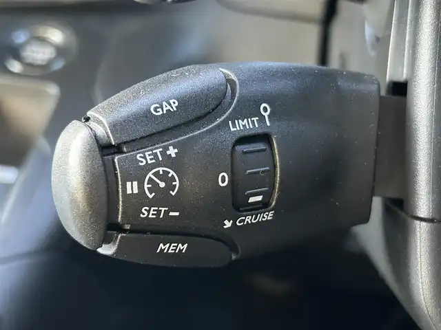 シトロエン シトロエン ベルランゴ シャイン ブルーHDi XTRパック 福岡県 2023(令5)年 1.6万km ガンＭ ワンオーナー/禁煙車/ＡＣＣ/パノラマルーフ/アクティブセーフティブレーキ/ＡＣＣ/ＢＳＭ/ＬＫＡ/純正ディスプレイオーディオ/ＢＴ／ＣａｒＰｌａｙ／ＤＴＶ/バックカメラ/サイドカメラ