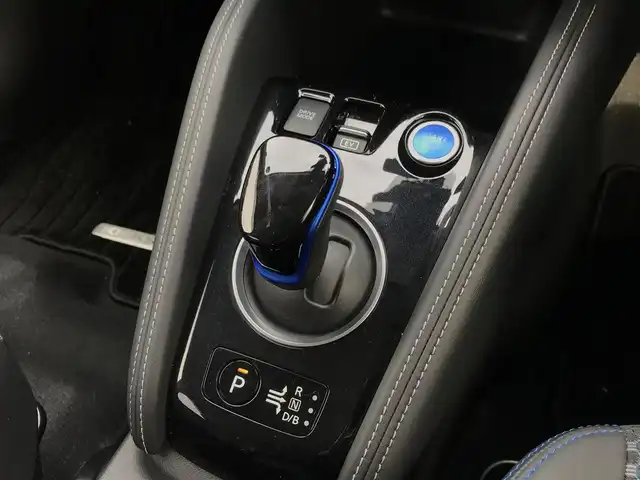 日産 キックス X 鳥取県 2020(令2)年 3.1万km ピュアブラック 純正9インチナビ/フルセグ/CD/DVD/BT/USB/アラウンドビューモニター/ドライブレコーダー・ETC/プロパイロット/エマージェンシーブレーキ/レーンキープアシスト/クリアランスソナー/ハーフレザーシート/前席シートヒーター/LEDヘットライト/フォグライト/純正17インチアルミホイール/ルーフレール/プッシュエンジンスタート/フロアマット・ドアバイザー