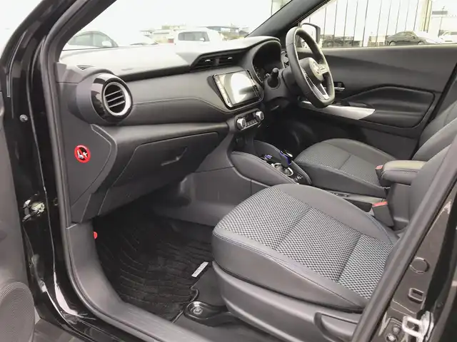 日産 キックス X 鳥取県 2020(令2)年 3.1万km ピュアブラック 純正9インチナビ/フルセグ/CD/DVD/BT/USB/アラウンドビューモニター/ドライブレコーダー・ETC/プロパイロット/エマージェンシーブレーキ/レーンキープアシスト/クリアランスソナー/ハーフレザーシート/前席シートヒーター/LEDヘットライト/フォグライト/純正17インチアルミホイール/ルーフレール/プッシュエンジンスタート/フロアマット・ドアバイザー