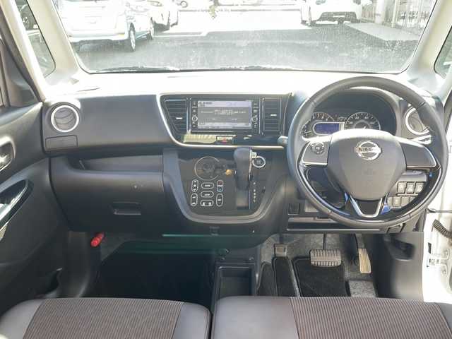 日産 デイズ ルークス HWS X Vセレクション 宮城県 2018(平30)年 3万km ホワイトパール メモリナビ/フルセグテレビ/アラウンドビューモニター/プッシュスタート/両側パワースライドドア/ETC/ドライブレコーダー