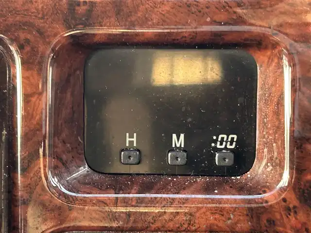 トヨタ グランビア G クルージングセレクション 岡山県 1998(平10)年 16.4万km ホワイトパールマイカ/ライトグレイッシュローズMP 登録時走行距離163982km/社外後席モニター/サンルーフ/社外SDナビ/(AM/FM/BT/TV/DISC)/バックカメラ/ETC/電動格納ミラー/リモコンキー/社外16インチアルミホイール/キセノンヘッドライト/パワーステアリング/パワーウィンドウ