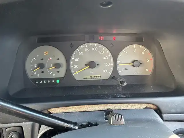 トヨタ グランビア G クルージングセレクション 岡山県 1998(平10)年 16.4万km ホワイトパールマイカ/ライトグレイッシュローズMP 登録時走行距離163982km/社外後席モニター/サンルーフ/社外SDナビ/(AM/FM/BT/TV/DISC)/バックカメラ/ETC/電動格納ミラー/リモコンキー/社外16インチアルミホイール/キセノンヘッドライト/パワーステアリング/パワーウィンドウ