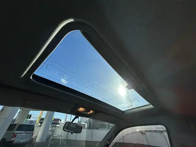 トヨタ グランビア G クルージングセレクション 岡山県 1998(平10)年 16.4万km ホワイトパールマイカ/ライトグレイッシュローズMP 登録時走行距離163982km/社外後席モニター/サンルーフ/社外SDナビ/(AM/FM/BT/TV/DISC)/バックカメラ/ETC/電動格納ミラー/リモコンキー/社外16インチアルミホイール/キセノンヘッドライト/パワーステアリング/パワーウィンドウ