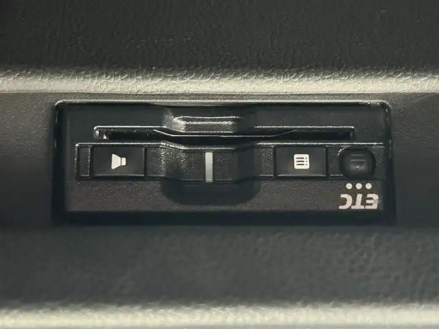 スズキ ワゴンＲ HYBRID FX－S 熊本県 2022(令4)年 1.5万km アーバンブラウンパールメタリック 純正ディスプレイオーディオ/・Blootooth/CD/DVD/AM/FM/USB/ipod/AUX//AV/スズキセーフティセンス/・アダプティブクルーズコントロール/・デュアルカメラブレーキサポート/・後退時ブレーキサポート/・車線逸脱警報/・ふらつき警報/・車線維持支援/・ハイビームアシスト/衝突軽減装置/バックカメラ/コーナーセンサー/スマートキー/D席シートヒーター/ドライブレコーダー/ステアリングスイッチ/純正ドアバイザー/助手席シートアンダーボックス/ヘッドライトレベライザー/電格ミラー/アイドリングストップ/ビルトインＥＴＣ/プッシュスタート