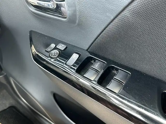 スズキ ワゴンＲ スティングレー X 岡山県 2015(平27)年 6.8万km スチールシルバーM 純正オーディオ/ウィンカーミラー/助手席シートヒーター/純正エアロパーツ/アイドリングストップ/ワンオーナー/スマートキー/スペアキー/エンジンスタートボタン/純正フロアマット/ＡＵＸ接続可能/ダブルエアバック