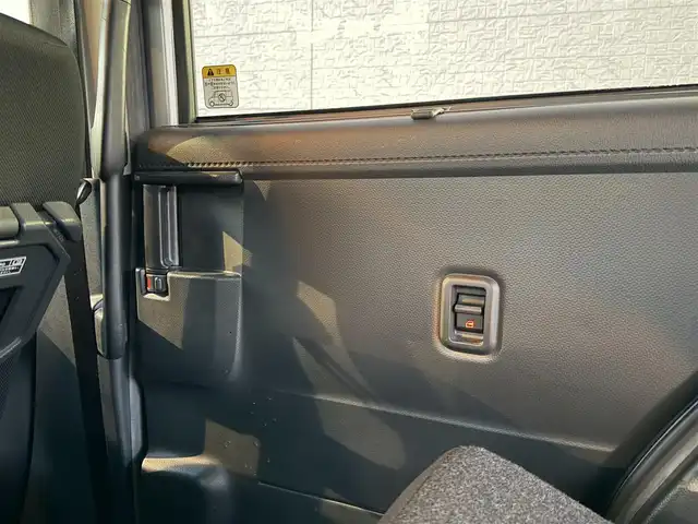 トヨタ ルーミー G コージーエディション 兵庫県 2019(平31)年 4万km ブライトシルバーM ワンオーナー/社外14インチアルミ/純正ナビ　7インチNSCN-W68/（CD/BT/SD）/フルセグTV/バックカメラ/ETC/両側パワースライドドア/衝突軽減ブレーキ/クルーズコントロール/前後コーナーセンサー/HIDヘッドライト/オートライト/オートハイビーム/スマートキー/電動格納ミラー/純正フロアマット/純正ドアバイザー/取扱説明書・保証書