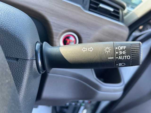 ホンダ フリード ハイブリット G 大阪府 2022(令4)年 3.2万km プラチナホワイトパール ナビ　/フルセグ　/Ｂｌｕｅｔｏｏｔｈ　/バックカメラ　/両側パワースライドドア　/シートヒーター　/レーダークルーズコントロール　/ＬＥＤヘッドライト　/スマートキー　/ＥＴＣ　/フロアーマット　/バイザー/パーキングセンサー