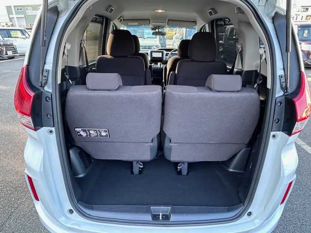 ホンダ フリード ハイブリット G 大阪府 2022(令4)年 3.2万km プラチナホワイトパール ナビ　/フルセグ　/Ｂｌｕｅｔｏｏｔｈ　/バックカメラ　/両側パワースライドドア　/シートヒーター　/レーダークルーズコントロール　/ＬＥＤヘッドライト　/スマートキー　/ＥＴＣ　/フロアーマット　/バイザー/パーキングセンサー