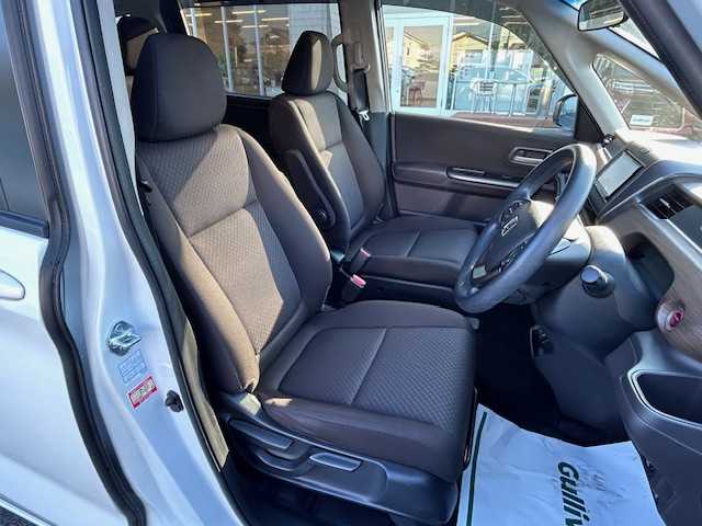 ホンダ フリード ハイブリット G 大阪府 2022(令4)年 3.2万km プラチナホワイトパール ナビ　/フルセグ　/Ｂｌｕｅｔｏｏｔｈ　/バックカメラ　/両側パワースライドドア　/シートヒーター　/レーダークルーズコントロール　/ＬＥＤヘッドライト　/スマートキー　/ＥＴＣ　/フロアーマット　/バイザー/パーキングセンサー