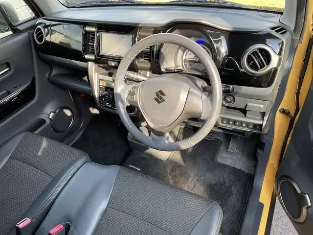 スズキ ハスラー Jスタイル Ⅱ 滋賀県 2016(平28)年 6.2万km アクティブイエロー/ブラック2トーンルーフ ナビ/CD/DVD/Bluetooth/フルセグTV/ハーフレザーシート/シートヒーター/衝突軽減ブレーキ/バックカメラ/ETC/プッシュスタート/スマートキー/フロアマット/純正アルミホイール/オートライト