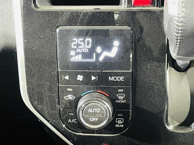 トヨタ タンク カスタムG－T 福岡県 2017(平29)年 6.4万km ブラックマイカ/マゼンダベリーメタリック ターボ/純正メモリナビ（NSZT-W66T）/CD/DVD/フルセグ/バックカメラ/両側パワースライドドア/スマートアシストII/・衝突警報機能/・衝突回避支援ブレーキ機能/・車線逸脱警報機能/・誤発進抑制機能（前後）/・先行車発進お知らせ機能/LEDオートヘッドライト/クルーズコントロール/アイドリングストップ/純正１５インチアルミホイール/革巻きステアリング/シートヒーター/純正フロアマット/プッシュスタート/スマートキー×2/ビルトインＥＴＣ２．０