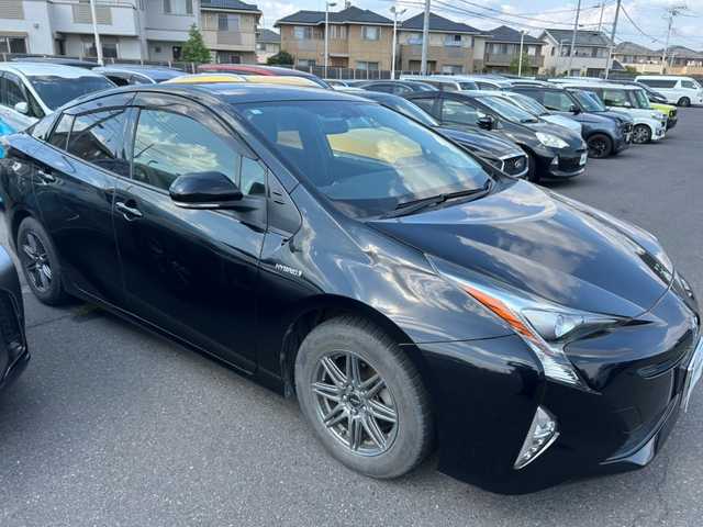 トヨタ プリウス S ツーリングセレクション 茨城県 2016(平28)年 13.4万km アティチュードブラックマイカ 純正メモリーナビ/フルセグＴＶ/ビルトインＥＴＣ/マルチインフォメーションディスプレイ/シートヒーター（運転席・助手席）/エアバック/ＡＢＳ/横滑り防止システム/ＬＥＤヘッドライト/オートライト/純正ＴＷ付き