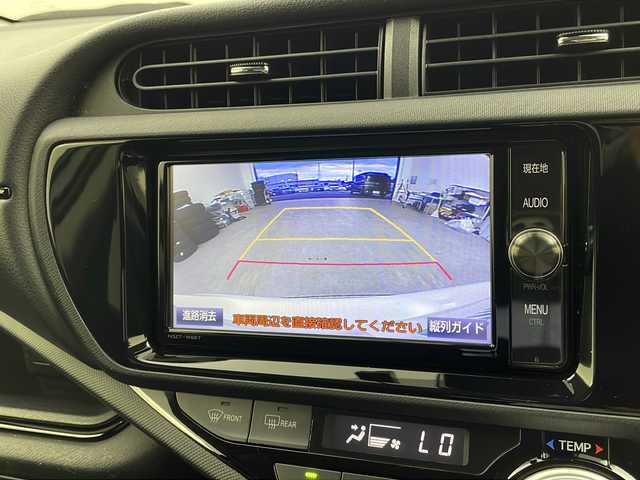 トヨタ アクア S スタイルブラック 栃木県 2016(平28)年 7.9万km ライムホワイトパールクリスタルシャイン 純正ナビ(NSZT-W66T)/・フルセグTV/CD/DVD/Bluetooth/AM/FM/ToyotaSafetySenseC/・プリクラッシュセイフティ/・レーンディパーチャーアラート/・オートマチックハイビーム/バックカメラ/ETC/横滑り防止装置/先行車両発進アラート/純正ドライブレコーダー/電格ウィンカーミラー/純正フロアマット/スマートキー/プッシュスタート/保証書/取扱説明書