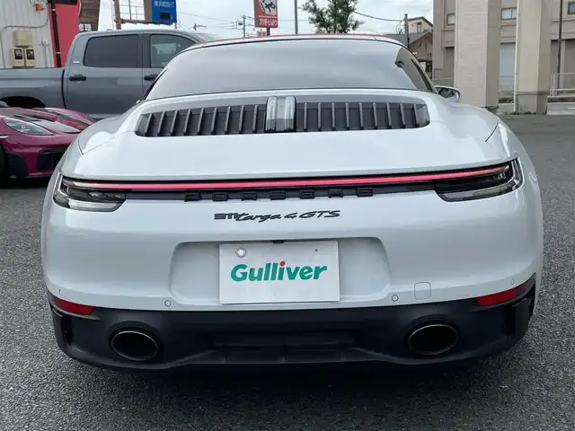 ポルシェ ポルシェ ９１１ タルガ4 GTS 神奈川県 2022(令4)年 1.3万km キャララホワイトメタリック 赤ソフトトップ/黒革シート/スポーツクロノ/スポーツエグゾースト/PASM/純正20/21インチAW/電動スポイラー/LEDヘッドライト/純正メモリーナビ/AppleCarPlay/AndroidAuto/純正USB/BT/360°カメラ/ETC2.0/ドライブレコーダー/シートヒーター/エアシート/クルーズコントロール/衝突軽減ブレーキ/BSM/コーナーセンサー/パドルシフト/アイドリングストップ/スマートキー/R5/6/7年ディーラー整備記録