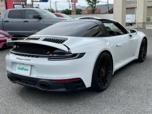 ポルシェ ポルシェ ９１１ タルガ4 GTS 神奈川県 2022(令4)年 1.3万km キャララホワイトメタリック 赤ソフトトップ/黒革シート/スポーツクロノ/スポーツエグゾースト/PASM/純正20/21インチAW/電動スポイラー/LEDヘッドライト/純正メモリーナビ/AppleCarPlay/AndroidAuto/純正USB/BT/360°カメラ/ETC2.0/ドライブレコーダー/シートヒーター/エアシート/クルーズコントロール/衝突軽減ブレーキ/BSM/コーナーセンサー/パドルシフト/アイドリングストップ/スマートキー/R5/6/7年ディーラー整備記録