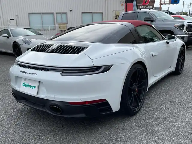 ポルシェ ポルシェ ９１１ タルガ4 GTS 神奈川県 2022(令4)年 1.3万km キャララホワイトメタリック 赤ソフトトップ/黒革シート/スポーツクロノ/スポーツエグゾースト/PASM/純正20/21インチAW/電動スポイラー/LEDヘッドライト/純正メモリーナビ/AppleCarPlay/AndroidAuto/純正USB/BT/360°カメラ/ETC2.0/ドライブレコーダー/シートヒーター/エアシート/クルーズコントロール/衝突軽減ブレーキ/BSM/コーナーセンサー/パドルシフト/アイドリングストップ/スマートキー/R5/6/7年ディーラー整備記録