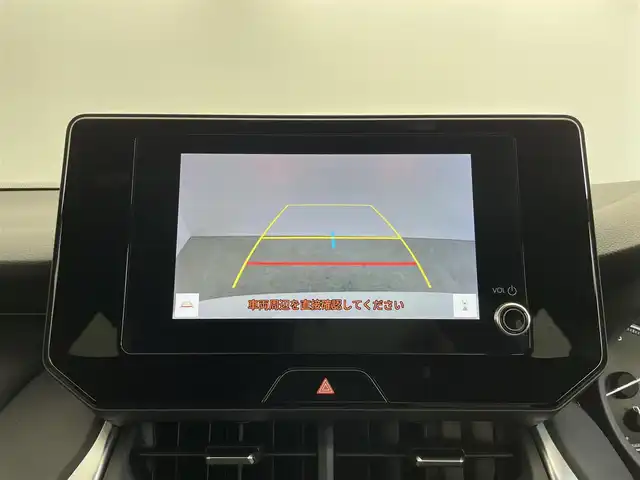 トヨタ ハリアー G 大分県 2022(令4)年 1.3万km プラチナホワイトパールマイカ 禁煙車/純正ディスプレイオーディオ/（USB/Bluetooth/Miracast/フルセグTV）/バックカメラ/プリクラッシュセーフティー/クリアランスソナー/ブラインドスポットモニター/リアクロストラフィックアラート/レーントレーシングアシスト/ロードサインアシスト/ふらつき警報/先行車発進告知/パワーバックドア/革巻きステアリング/レーダークルーズコントロール/ステアリングスイッチ/LEDヘッドライト/フォグランプ/オートヘッドライト/オートマチックハイビーム/ハーフレザーシート/D席パワーシート/ミラー型ドライブレコーダー/電動パーキングブレーキ/オートホールドブレーキ/USB充電/純正アルミホイール/純正フロアマット
