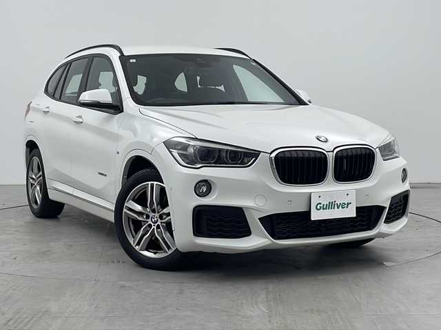 ＢＭＷ Ｘ１ 三重県 2017(平29)年 4.3万km アルピンホワイトⅢ 禁煙車/バックカメラ/純正ナビ/・CD・DVD・Bluetooth/ルーフレール/電子パーキング/ステアリングスイッチ/クリアランスソナー/ビルトインETC/スマートキー/プッシュスタート