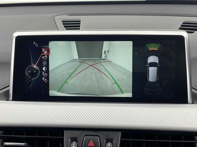 ＢＭＷ Ｘ１ 三重県 2017(平29)年 4.3万km アルピンホワイトⅢ 禁煙車/バックカメラ/純正ナビ/・CD・DVD・Bluetooth/ルーフレール/電子パーキング/ステアリングスイッチ/クリアランスソナー/ビルトインETC/スマートキー/プッシュスタート