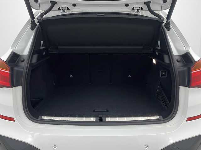 ＢＭＷ Ｘ１ 三重県 2017(平29)年 4.3万km アルピンホワイトⅢ 禁煙車/バックカメラ/純正ナビ/・CD・DVD・Bluetooth/ルーフレール/電子パーキング/ステアリングスイッチ/クリアランスソナー/ビルトインETC/スマートキー/プッシュスタート