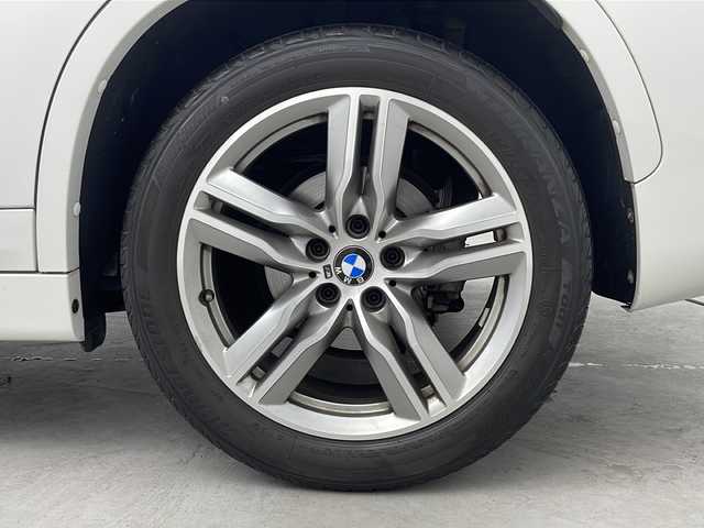 ＢＭＷ Ｘ１ 三重県 2017(平29)年 4.3万km アルピンホワイトⅢ 禁煙車/バックカメラ/純正ナビ/・CD・DVD・Bluetooth/ルーフレール/電子パーキング/ステアリングスイッチ/クリアランスソナー/ビルトインETC/スマートキー/プッシュスタート