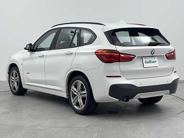 ＢＭＷ Ｘ１ 三重県 2017(平29)年 4.3万km アルピンホワイトⅢ 禁煙車/バックカメラ/純正ナビ/・CD・DVD・Bluetooth/ルーフレール/電子パーキング/ステアリングスイッチ/クリアランスソナー/ビルトインETC/スマートキー/プッシュスタート