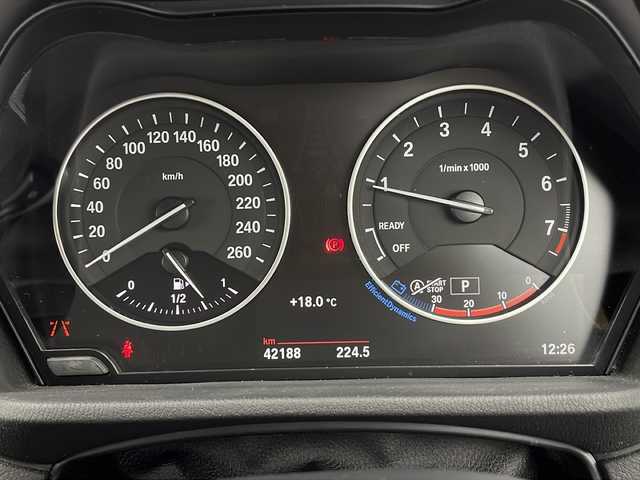 ＢＭＷ Ｘ１ 三重県 2017(平29)年 4.3万km アルピンホワイトⅢ 禁煙車/バックカメラ/純正ナビ/・CD・DVD・Bluetooth/ルーフレール/電子パーキング/ステアリングスイッチ/クリアランスソナー/ビルトインETC/スマートキー/プッシュスタート