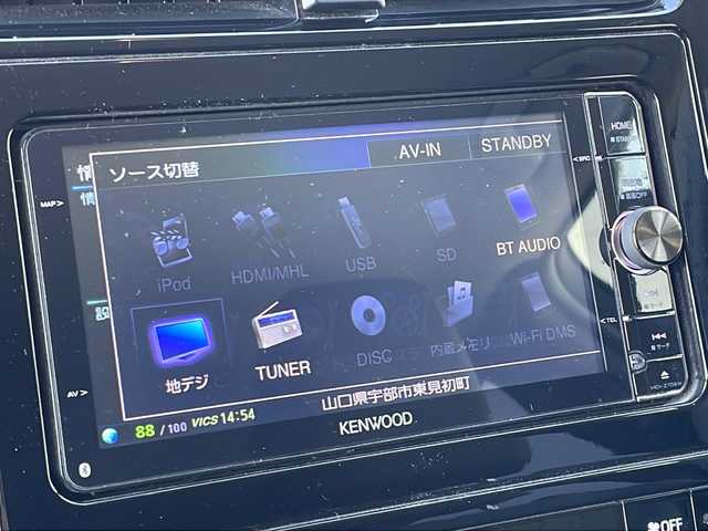 トヨタ プリウス S 山口県 2016(平28)年 5.8万km シルバーM 社外メモリナビ【MDV-Z702W】/DVD再生機能有/フルセグテレビ/Bluetooth/USB接続端子/バックカメラ/ETC/スマートキー/スペアキー有/プッシュスタート/純正フロアマット/LEDヘッドライト/オートライト/ドライブモードスイッチ/EVドライブモードスイッチ/マルチインフォメーションディスプレイ/盗難防止装置/横滑り防止装置/取扱説明書/保証書