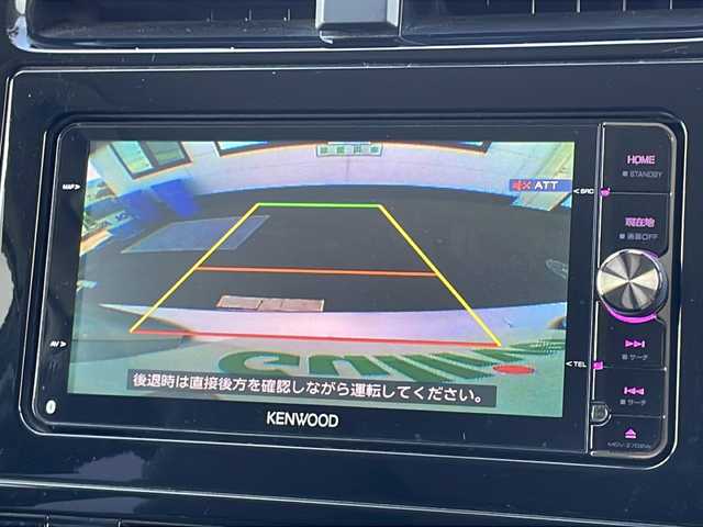 トヨタ プリウス S 山口県 2016(平28)年 5.8万km シルバーM 社外メモリナビ【MDV-Z702W】/DVD再生機能有/フルセグテレビ/Bluetooth/USB接続端子/バックカメラ/ETC/スマートキー/スペアキー有/プッシュスタート/純正フロアマット/LEDヘッドライト/オートライト/ドライブモードスイッチ/EVドライブモードスイッチ/マルチインフォメーションディスプレイ/盗難防止装置/横滑り防止装置/取扱説明書/保証書