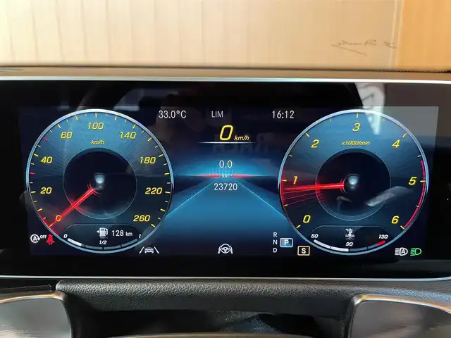 メルセデス・ベンツ ＧＬＢ２００ｄ AMGライン 愛知県 2020(令2)年 2.4万km ポーラホワイト 純正ナビ/フルセグTV/360度カメラ/バックカメラ/レーダーセーフティパッケージ/ACC/ブラインドスポットアシスト/アンビエントライト/黒ハーフレザー/シートヒーター/パワーバックドア/純正19インチアルミ/ETC
