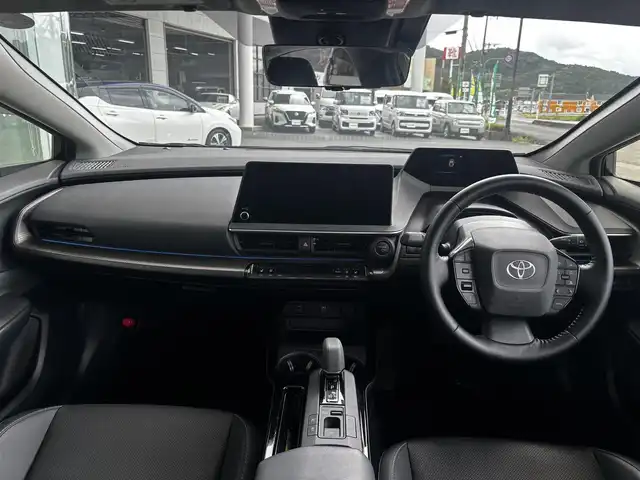 トヨタ プリウス Z 京都府 2023(令5)年 3.3万km アティチュードブラックマイカ モデリスタエアロ/パノラマルーフ/純正12.3インチメモリーナビ、地デジ、Bluetooth/パノラミッックビューモニター/トヨタセーフティセンス/・プリクラッシュセーフティ/・レーントレーシングアシスト/・レーダークルーズコントロール/・ロードサインアシスト/・レーンディバーチャーアラート/・オートマチックハイビーム/黒革シート（運転席パワーシート/メモリーシート）/前席エアーシート/シートヒーター/ハンドルヒーター/パワーバックドア/USB端子/パーキングアシスト/デジタルインナーミラー/ビルトイン2.0ETC/スペアキー