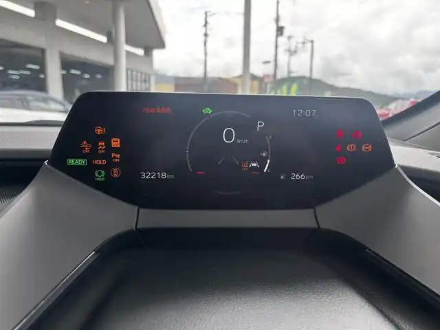 トヨタ プリウス Z 京都府 2023(令5)年 3.3万km アティチュードブラックマイカ モデリスタエアロ/パノラマルーフ/純正12.3インチメモリーナビ、地デジ、Bluetooth/パノラミッックビューモニター/トヨタセーフティセンス/・プリクラッシュセーフティ/・レーントレーシングアシスト/・レーダークルーズコントロール/・ロードサインアシスト/・レーンディバーチャーアラート/・オートマチックハイビーム/黒革シート（運転席パワーシート/メモリーシート）/前席エアーシート/シートヒーター/ハンドルヒーター/パワーバックドア/USB端子/パーキングアシスト/デジタルインナーミラー/ビルトイン2.0ETC/スペアキー
