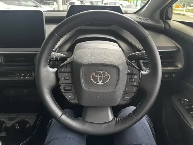 トヨタ プリウス Z 京都府 2023(令5)年 3.3万km アティチュードブラックマイカ モデリスタエアロ/パノラマルーフ/純正12.3インチメモリーナビ、地デジ、Bluetooth/パノラミッックビューモニター/トヨタセーフティセンス/・プリクラッシュセーフティ/・レーントレーシングアシスト/・レーダークルーズコントロール/・ロードサインアシスト/・レーンディバーチャーアラート/・オートマチックハイビーム/黒革シート（運転席パワーシート/メモリーシート）/前席エアーシート/シートヒーター/ハンドルヒーター/パワーバックドア/USB端子/パーキングアシスト/デジタルインナーミラー/ビルトイン2.0ETC/スペアキー