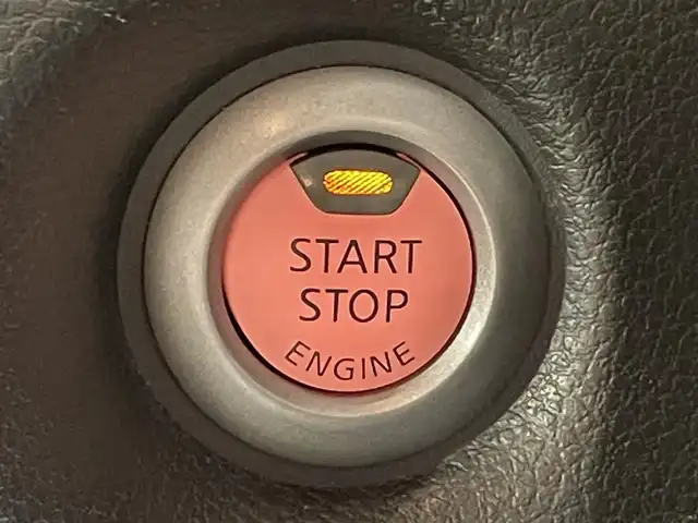 日産 キューブ 15X Vセレクション 愛知県 2017(平29)年 4.2万km スーパーブラック 純正メモリナビ（MM316D-W)/・AM/FM/CD/DVD/Bluetooth/・フルセグテレビ/バックカメラ/ドライブレコーダー/ETC/プッシュスタートボタン/スマートキー/スペアキー/オートエアコン/オートライト/ドアバイザー/保証書/取扱説明書