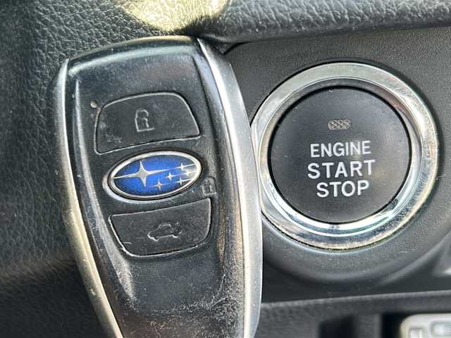 スバル ＷＲＸ ＳＴＩ STI 石川県 2014(平26)年 10.9万km WRブルーパール ４ＷＤ　/IC付ターボ /リア/サイドエアロ /バックカメラ　/ナビ（ＣＤ／ＤＶＤ／ＢＴ／フルセグＴＶ）　/オートライト　/横滑り防止装置　/ＥＴＣ　/ハーフレザーシート /プッシュスタート /スマートキー /ドラレコ/社外18インチアルミホイール