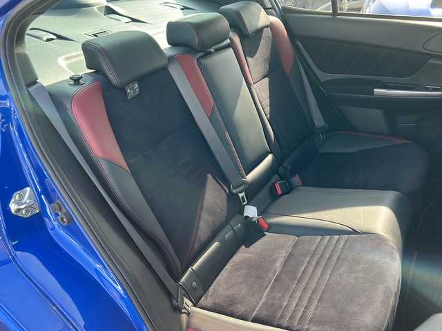 スバル ＷＲＸ ＳＴＩ STI 石川県 2014(平26)年 10.9万km WRブルーパール ４ＷＤ　/IC付ターボ /リア/サイドエアロ /バックカメラ　/ナビ（ＣＤ／ＤＶＤ／ＢＴ／フルセグＴＶ）　/オートライト　/横滑り防止装置　/ＥＴＣ　/ハーフレザーシート /プッシュスタート /スマートキー /ドラレコ/社外18インチアルミホイール