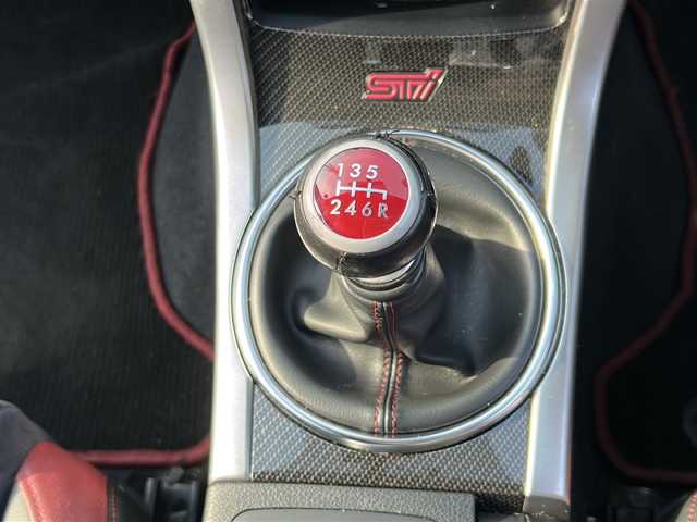 スバル ＷＲＸ ＳＴＩ STI 石川県 2014(平26)年 10.9万km WRブルーパール ４ＷＤ　/IC付ターボ /リア/サイドエアロ /バックカメラ　/ナビ（ＣＤ／ＤＶＤ／ＢＴ／フルセグＴＶ）　/オートライト　/横滑り防止装置　/ＥＴＣ　/ハーフレザーシート /プッシュスタート /スマートキー /ドラレコ/社外18インチアルミホイール