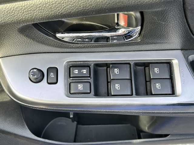 スバル ＷＲＸ ＳＴＩ STI 石川県 2014(平26)年 10.9万km WRブルーパール ４ＷＤ　/IC付ターボ /リア/サイドエアロ /バックカメラ　/ナビ（ＣＤ／ＤＶＤ／ＢＴ／フルセグＴＶ）　/オートライト　/横滑り防止装置　/ＥＴＣ　/ハーフレザーシート /プッシュスタート /スマートキー /ドラレコ/社外18インチアルミホイール