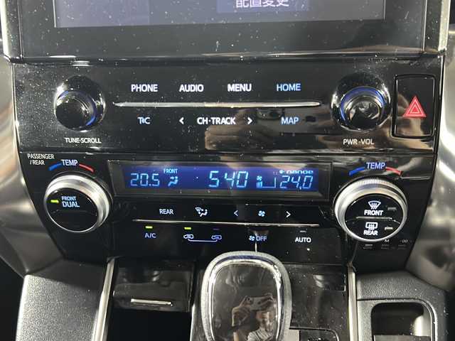 トヨタ アルファード S 沖縄県 2020(令2)年 1万km ブラック 純正ナビ(AM/FM/Bluetooth/交通情報/フルセグTV/TV)/両側パワースライドドア/TRDエアロ(フロント、サイド、リア)/8人乗り/バックカメラ/アダプティブクルーズコントロール/レーントレーシングアシスト/コーナーセンサ/衝突軽減/ロードサインアシスト/ETC/前後ドラレコ/オートホールド