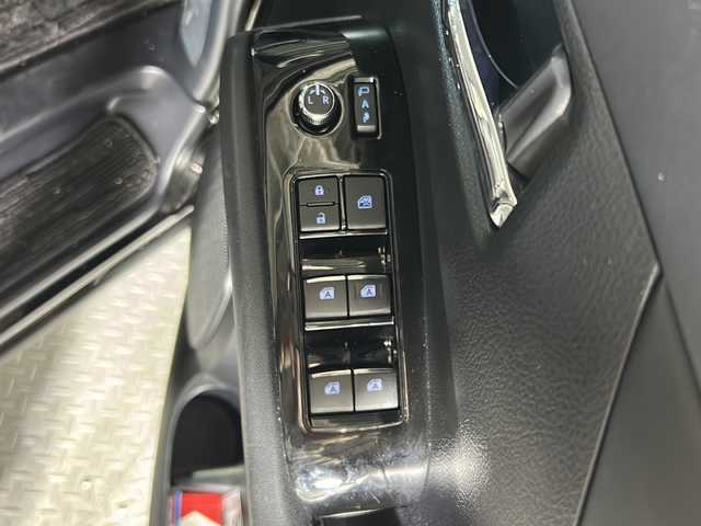 トヨタ アルファード S 沖縄県 2020(令2)年 1万km ブラック 純正ナビ(AM/FM/Bluetooth/交通情報/フルセグTV/TV)/両側パワースライドドア/TRDエアロ(フロント、サイド、リア)/8人乗り/バックカメラ/アダプティブクルーズコントロール/レーントレーシングアシスト/コーナーセンサ/衝突軽減/ロードサインアシスト/ETC/前後ドラレコ/オートホールド
