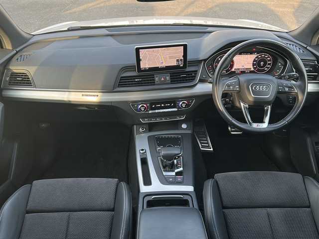 アウディ Ｑ５ 40TDIクワトロ スポーツ 愛知県 2019(令1)年 4.5万km グレイシアホワイトメタリック /禁煙車/正規ディーラー車//MMIナビ・フルセグTV//全方位カメラ//Sラインパッケージ//純正１９インチアルミ//アシスタンスパッケージ//マトリクスLEDパッケージ//ドライブセレクト//ACC//黒ハーフレザーシート//前席パワーシート//前席シートヒーター//パワーバックドア//パーキングエイド//パークアシスト//アウディプレセンス//アウディサイドアシスト//アクティブレーンアシスト//バーチャルコックピット//ビルトインETC2.0//ルーフレール//電子パーキング//電動格納ミラーウインカー//パドルシフト//ステアスイッチ//横滑り防止装置//純正フロアマット//新車保証書/取扱説明書//スペアキー//記録簿R5.R4.R2