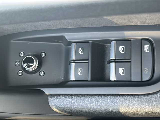 アウディ Ｑ５ 40TDIクワトロ スポーツ 愛知県 2019(令1)年 4.5万km グレイシアホワイトメタリック /禁煙車/正規ディーラー車//MMIナビ・フルセグTV//全方位カメラ//Sラインパッケージ//純正１９インチアルミ//アシスタンスパッケージ//マトリクスLEDパッケージ//ドライブセレクト//ACC//黒ハーフレザーシート//前席パワーシート//前席シートヒーター//パワーバックドア//パーキングエイド//パークアシスト//アウディプレセンス//アウディサイドアシスト//アクティブレーンアシスト//バーチャルコックピット//ビルトインETC2.0//ルーフレール//電子パーキング//電動格納ミラーウインカー//パドルシフト//ステアスイッチ//横滑り防止装置//純正フロアマット//新車保証書/取扱説明書//スペアキー//記録簿R5.R4.R2