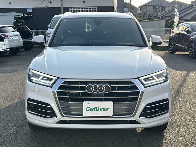 アウディ Ｑ５ 40TDIクワトロ スポーツ 愛知県 2019(令1)年 4.5万km グレイシアホワイトメタリック /禁煙車/正規ディーラー車//MMIナビ・フルセグTV//全方位カメラ//Sラインパッケージ//純正１９インチアルミ//アシスタンスパッケージ//マトリクスLEDパッケージ//ドライブセレクト//ACC//黒ハーフレザーシート//前席パワーシート//前席シートヒーター//パワーバックドア//パーキングエイド//パークアシスト//アウディプレセンス//アウディサイドアシスト//アクティブレーンアシスト//バーチャルコックピット//ビルトインETC2.0//ルーフレール//電子パーキング//電動格納ミラーウインカー//パドルシフト//ステアスイッチ//横滑り防止装置//純正フロアマット//新車保証書/取扱説明書//スペアキー//記録簿R5.R4.R2