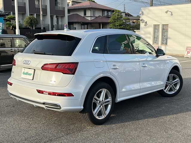 アウディ Ｑ５ 40TDIクワトロ スポーツ 愛知県 2019(令1)年 4.5万km グレイシアホワイトメタリック /禁煙車/正規ディーラー車//MMIナビ・フルセグTV//全方位カメラ//Sラインパッケージ//純正１９インチアルミ//アシスタンスパッケージ//マトリクスLEDパッケージ//ドライブセレクト//ACC//黒ハーフレザーシート//前席パワーシート//前席シートヒーター//パワーバックドア//パーキングエイド//パークアシスト//アウディプレセンス//アウディサイドアシスト//アクティブレーンアシスト//バーチャルコックピット//ビルトインETC2.0//ルーフレール//電子パーキング//電動格納ミラーウインカー//パドルシフト//ステアスイッチ//横滑り防止装置//純正フロアマット//新車保証書/取扱説明書//スペアキー//記録簿R5.R4.R2